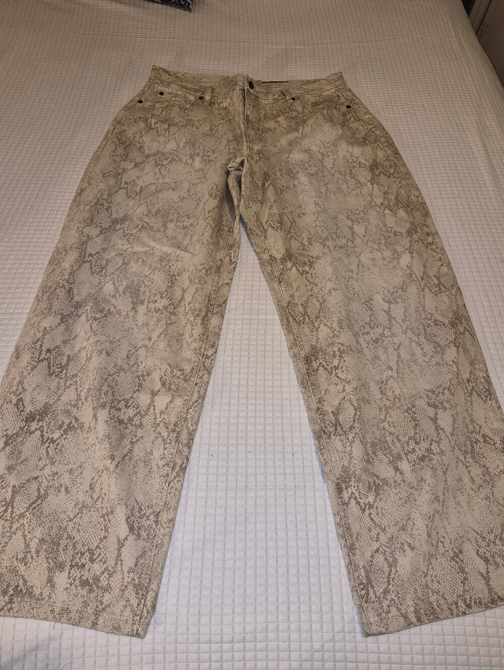 KBB BY KAHLANA BARREL-Leg Snake-Print Jeans in Cream